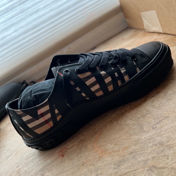 Men’s sneaker - Picture 2 of 4